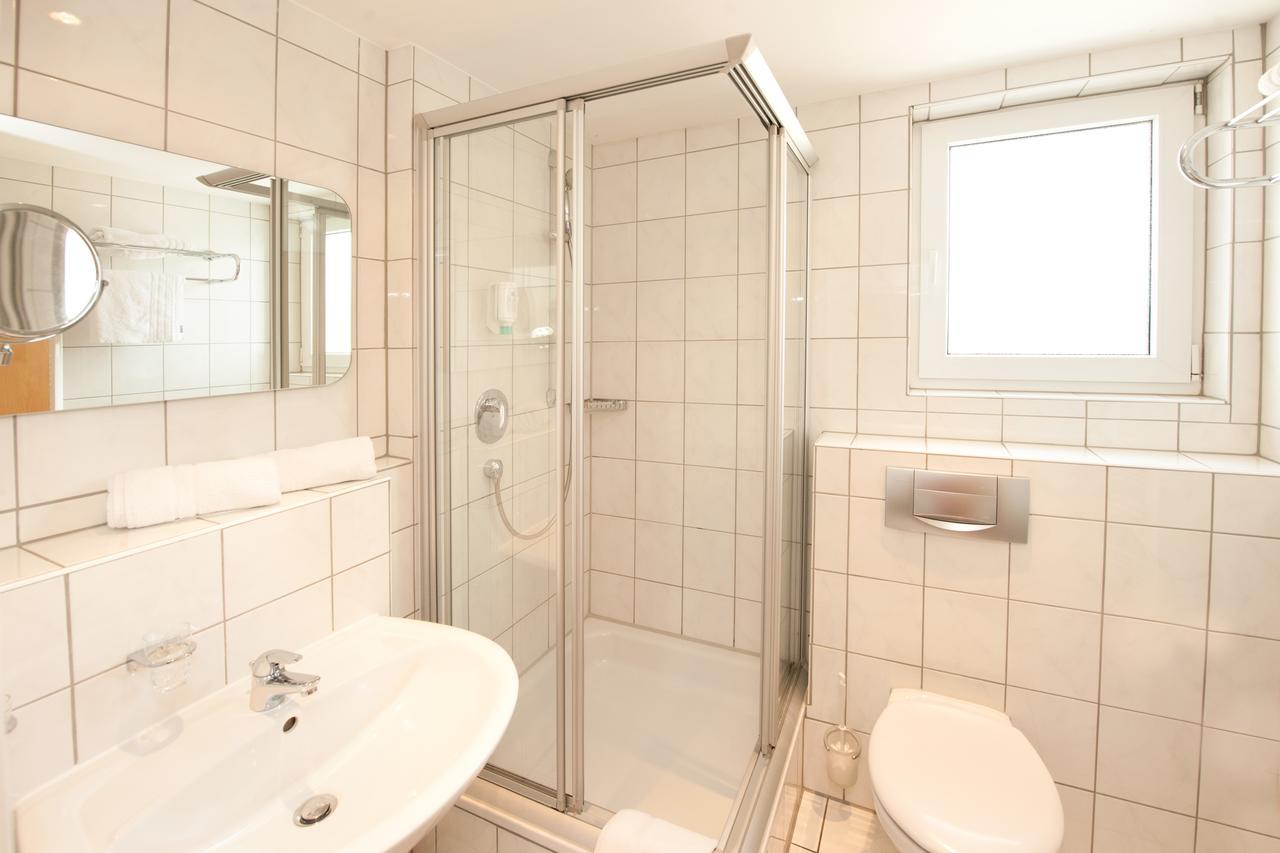 Hotel Schuetzenburg Burscheid Eksteriør bilde