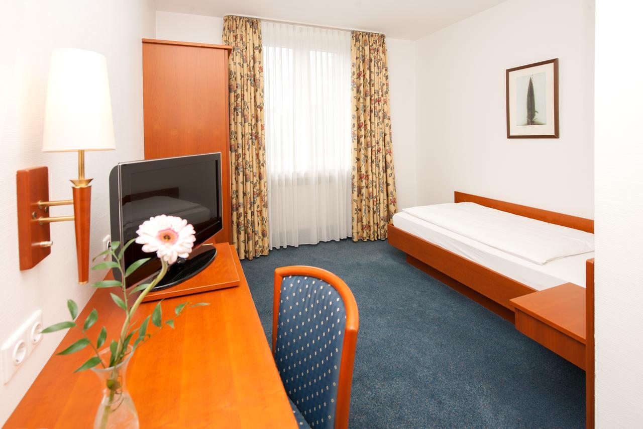Hotel Schuetzenburg Burscheid Eksteriør bilde